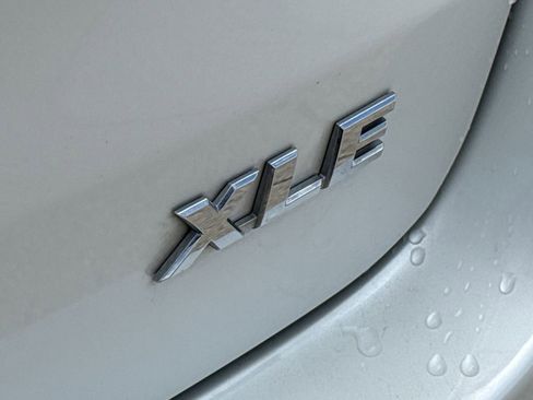 Used 2019 Toyota Highlander XLE FWD image 10
