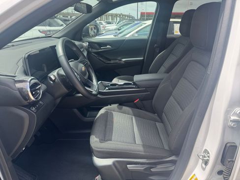Used 2025 Chevrolet Equinox LT AWD/4WD image 21