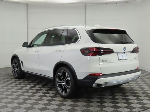 New 2026 BMW X5 sDrive40i image 7