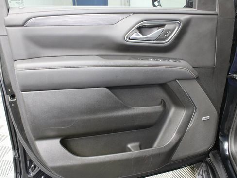 Used 2024 GMC Yukon XL SLT w/ SLT Luxury Package image 70