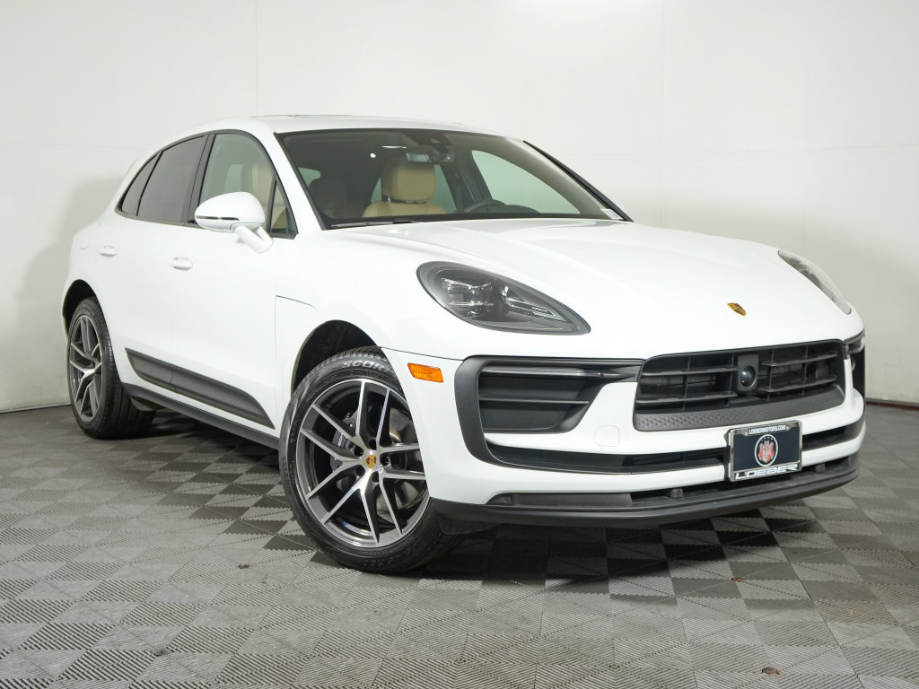Certified 2025 Porsche Macan AWD/4WD image 9