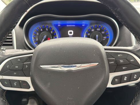Used 2022 Chrysler 300 Touring L w/ Popular Equipment Group AWD/4WD image 6