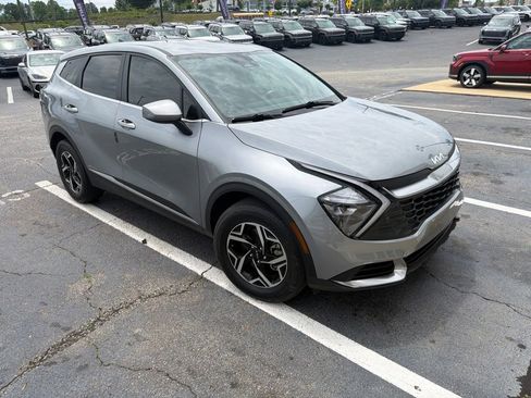Used 2023 Kia Sportage LX AWD/4WD image 5