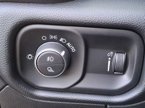 Used 2020 RAM 1500 Big Horn w/ Built-to-serve Edition image 23