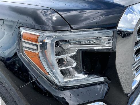 Used 2020 GMC Sierra 1500 SLT RWD image 27