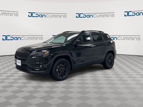 Used 2023 Jeep Cherokee Altitude Lux image 4