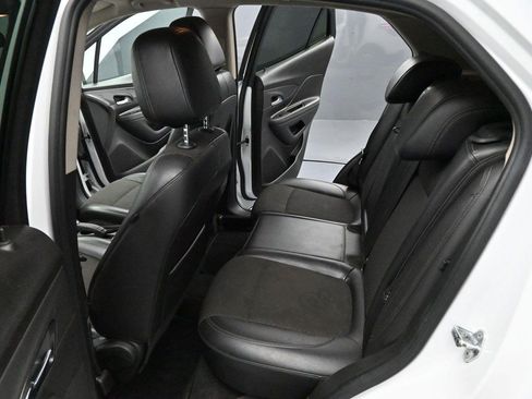 Used 2021 Buick Encore Preferred FWD image 26