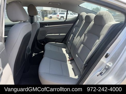 Used 2020 Hyundai Elantra SE FWD image 27