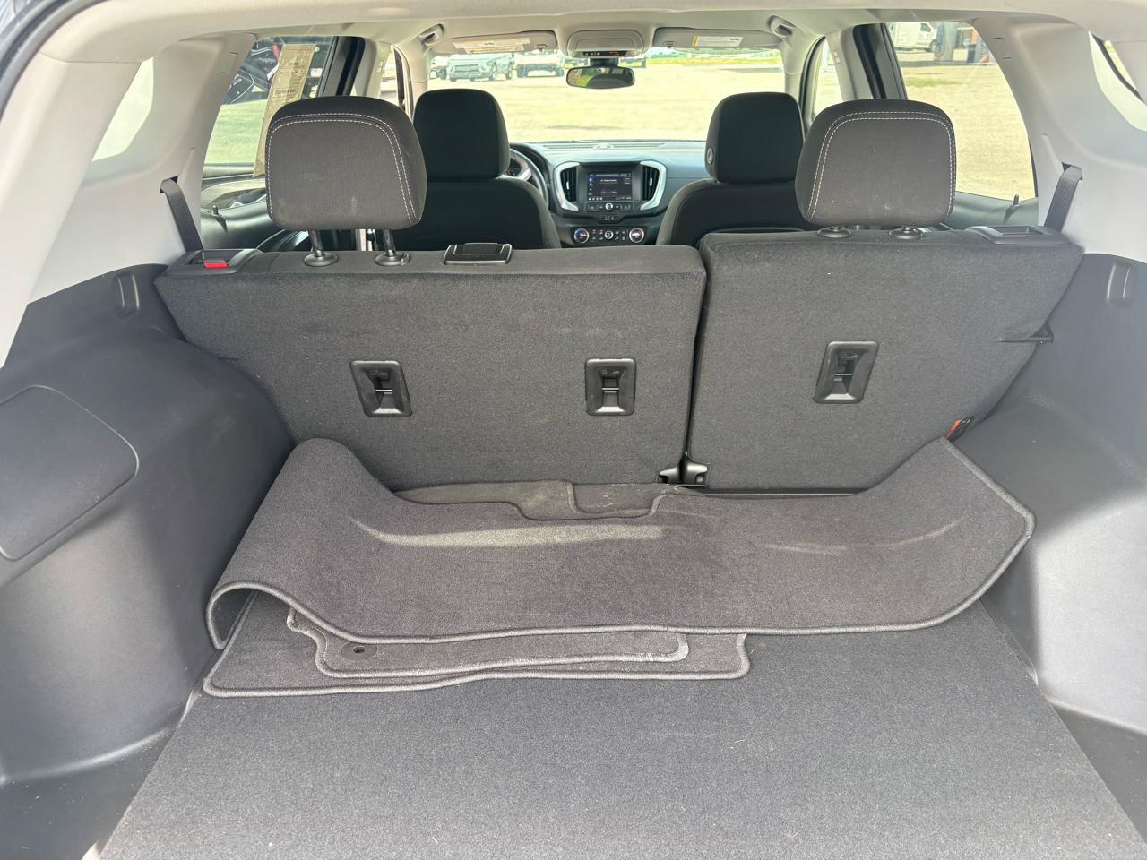 Used 2024 GMC Terrain SLE w/ Driver Convenience Package FWD image 57