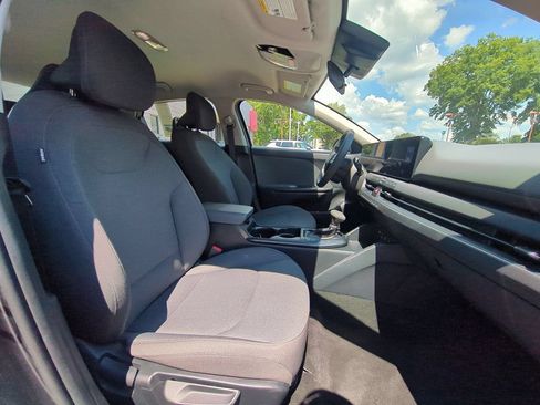 Used 2025 Kia K4 FWD image 30