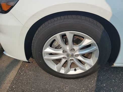 Used 2018 Chevrolet Malibu LT FWD image 5