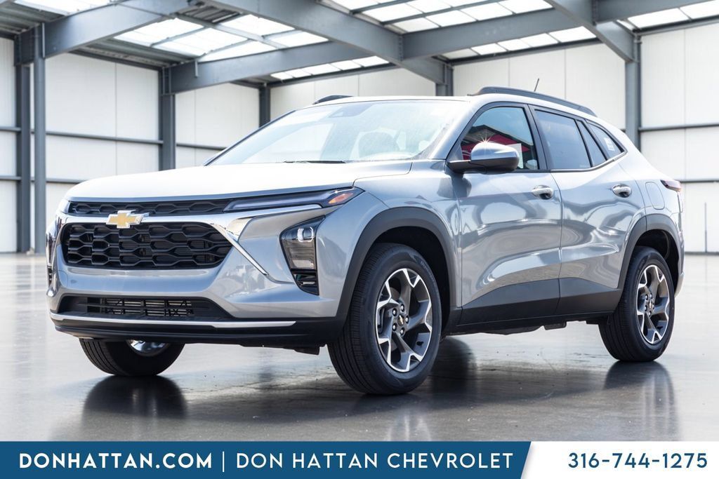 New 2026 Chevrolet Trax LT w/ Driver Confidence Package FWD image 1