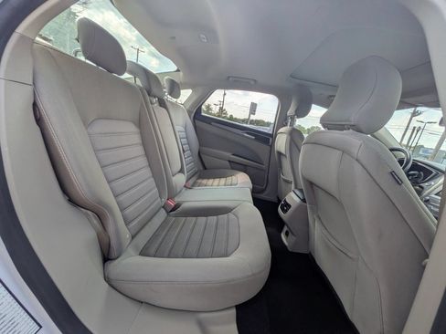 Used 2019 Ford Fusion SE FWD image 33