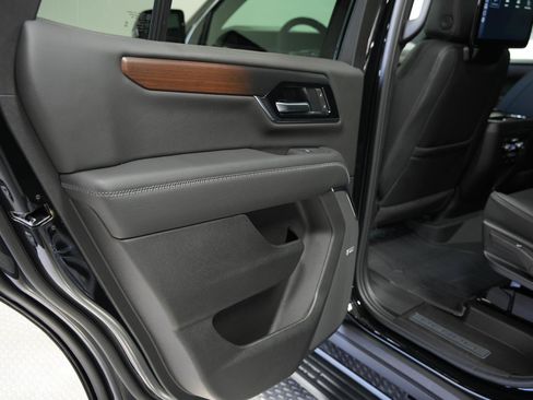 New 2026 GMC Yukon Denali w/ Denali Reserve Package AWD/4WD image 24