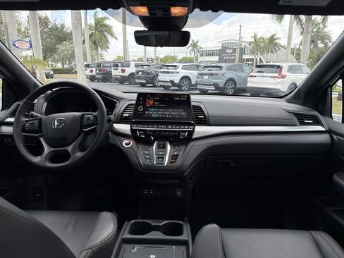 Used 2025 Honda Odyssey Sport-L image 10