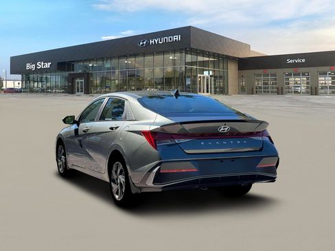 New 2026 Hyundai Elantra SEL Sport FWD image 5