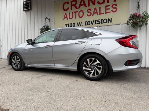 Used 2018 Honda Civic EX image 9