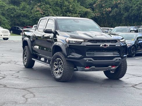 Used 2024 Chevrolet Colorado ZR2 w/ Technology Package AWD/4WD image 1