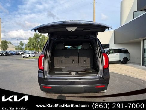 Used 2024 GMC Yukon AT4 w/ Technology Package AWD/4WD image 15