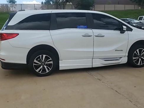 Used 2023 Honda Odyssey Touring image 9