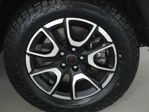 Used 2025 Jeep Compass Trailhawk AWD/4WD image 10