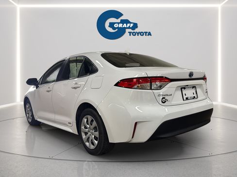 Used 2024 Toyota Corolla LE AWD/4WD image 9