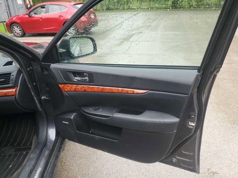 Used 2011 Subaru Outback 2.5i Limited image 22