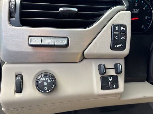 Used 2020 GMC Yukon Denali w/ Denali Ultimate Package image 12