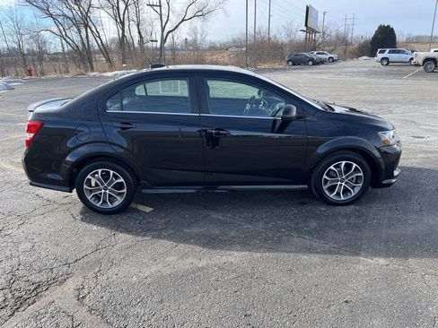 Used 2019 Chevrolet Sonic LT w/ Convenience Package image 9