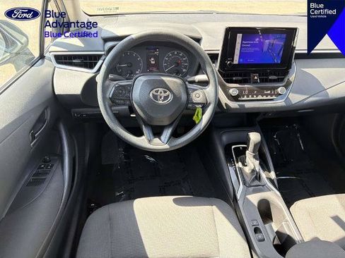 Used 2025 Toyota Corolla LE FWD image 32