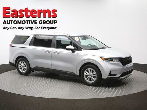 Used 2022 Kia Carnival LX image 47