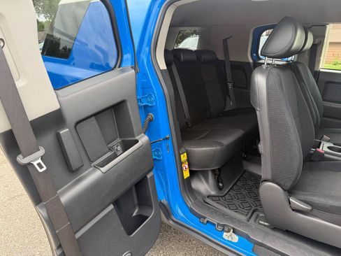 Used 2007 Toyota FJ Cruiser 4WD image 15