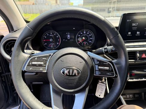 Used 2019 Kia Forte S w/ S Premium Package FWD image 13