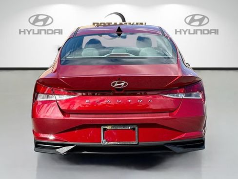 Used 2023 Hyundai Elantra SEL image 6