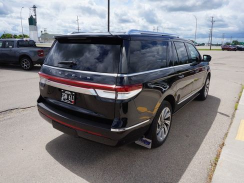 Used 2023 Lincoln Navigator L Reserve AWD/4WD image 5