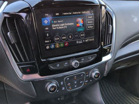 Used 2023 Chevrolet Traverse LT w/ LT Premium Package AWD/4WD image 27