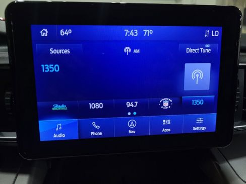 Used 2022 Ford Explorer XLT w/ Equipment Group 202A AWD/4WD image 25