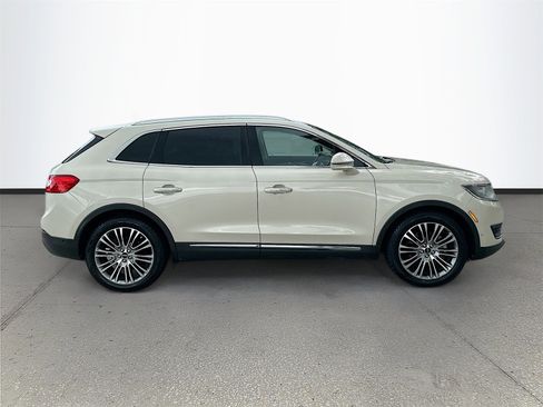 Used 2016 Lincoln MKX Reserve w/ Technology Package image 8