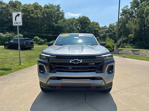 Used 2026 Chevrolet Colorado Z71 w/ Technology Package AWD/4WD image 2
