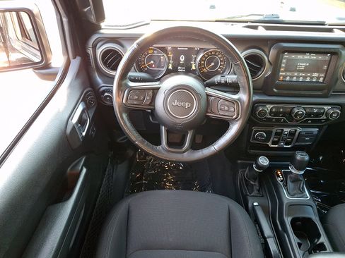 Used 2022 Jeep Wrangler Unlimited Sport AWD/4WD image 11
