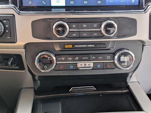 Used 2022 Ford F250 Lariat w/ Chrome Package image 21