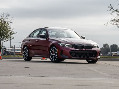 New 2026 BMW 330i Sedan w/ M Sport Package image 2