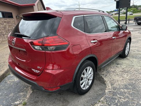 Used 2017 Nissan Rogue SV w/ SV Premium Package FWD image 9
