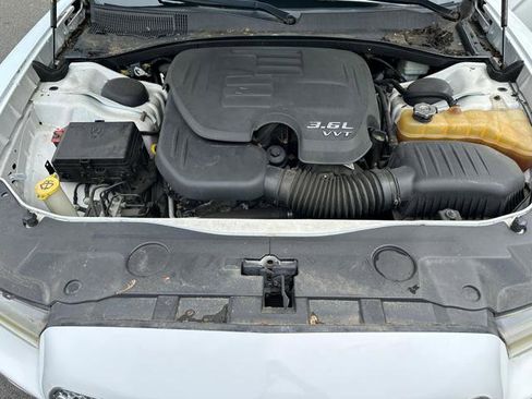 Used 2011 Dodge Charger SE w/ Connectivity Group image 16