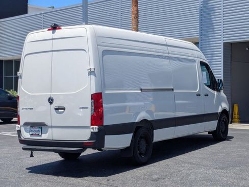Used 2024 Mercedes-Benz Sprinter 2500 image 5