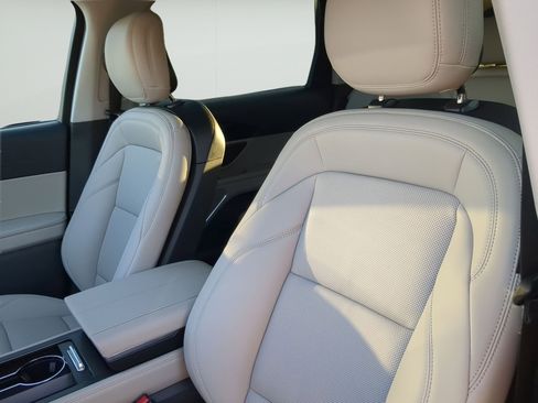 New 2026 Lincoln Nautilus Premier w/ Equipment Group 102A AWD/4WD image 10