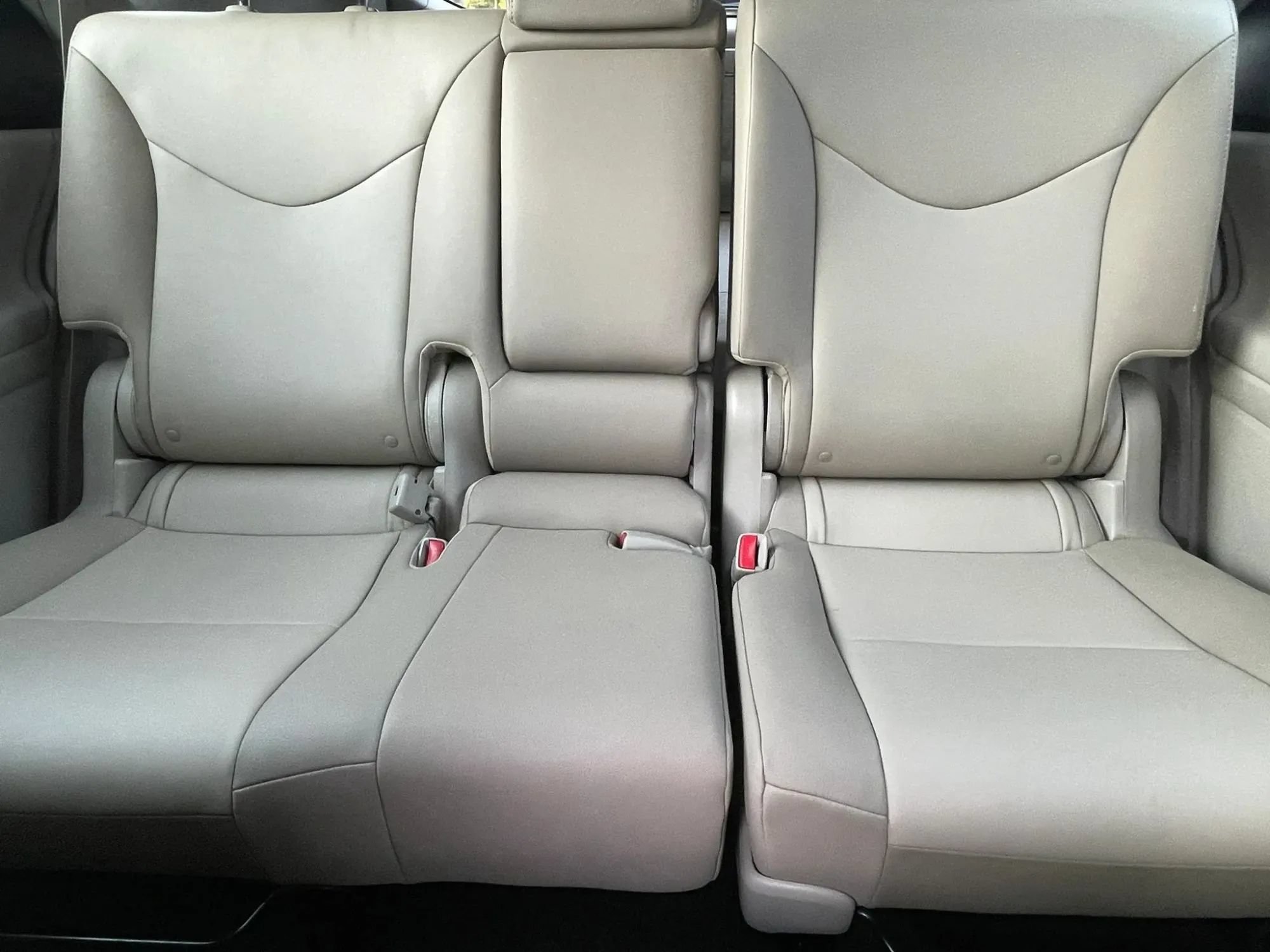 Used 2016 Toyota Prius V Five FWD image 20