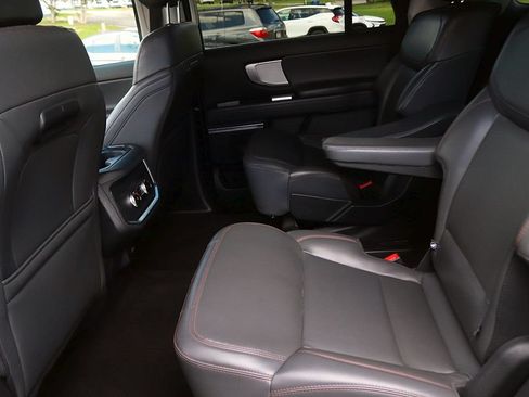 Used 2025 Ford Expedition Active RWD image 14