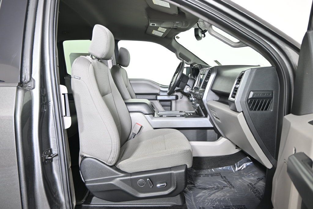 Used 2016 Ford F150 XLT w/ Equipment Group 302A Luxury AWD/4WD image 14