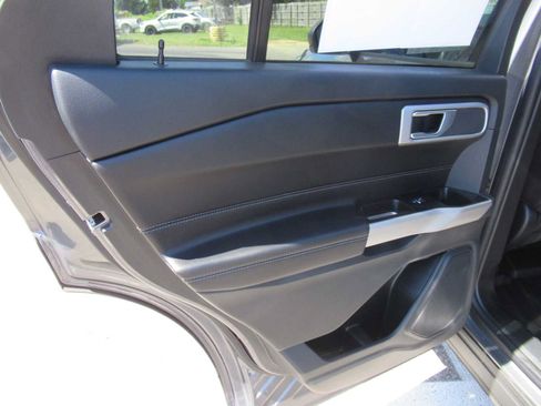 Used 2023 Ford Explorer XLT w/ Equipment Group 202A AWD/4WD image 17